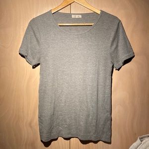 Cozy ribbed grey soft T from madewell- perfect for layering